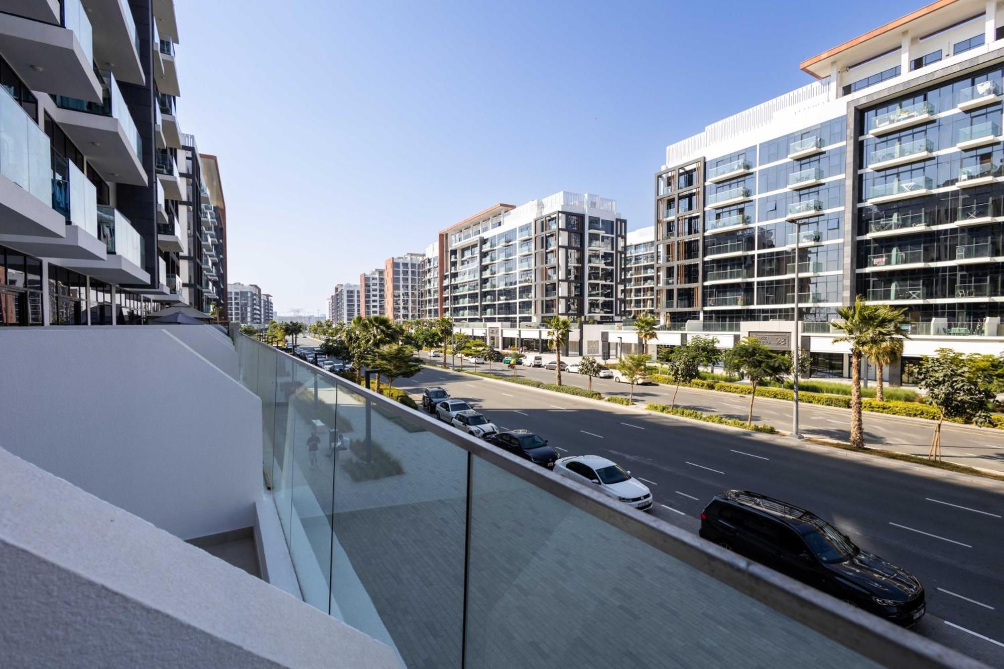 Apartment 10 Mins From Downtown Pool Gym Large Terrace