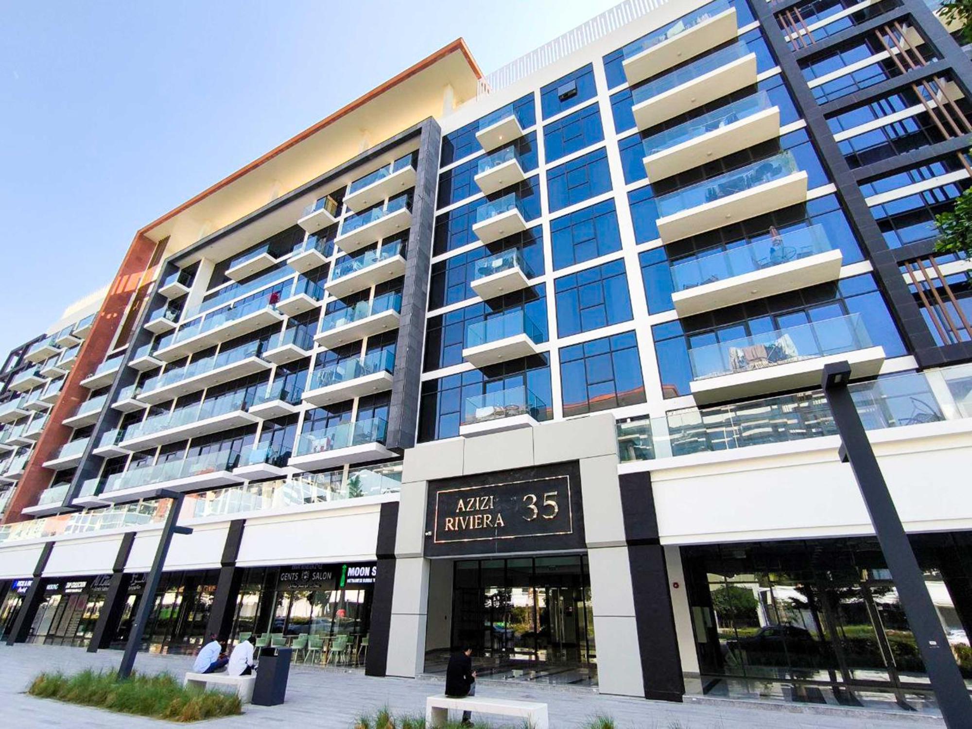 10 Mins From Downtown Pool Gym Large Terrace Apartment *