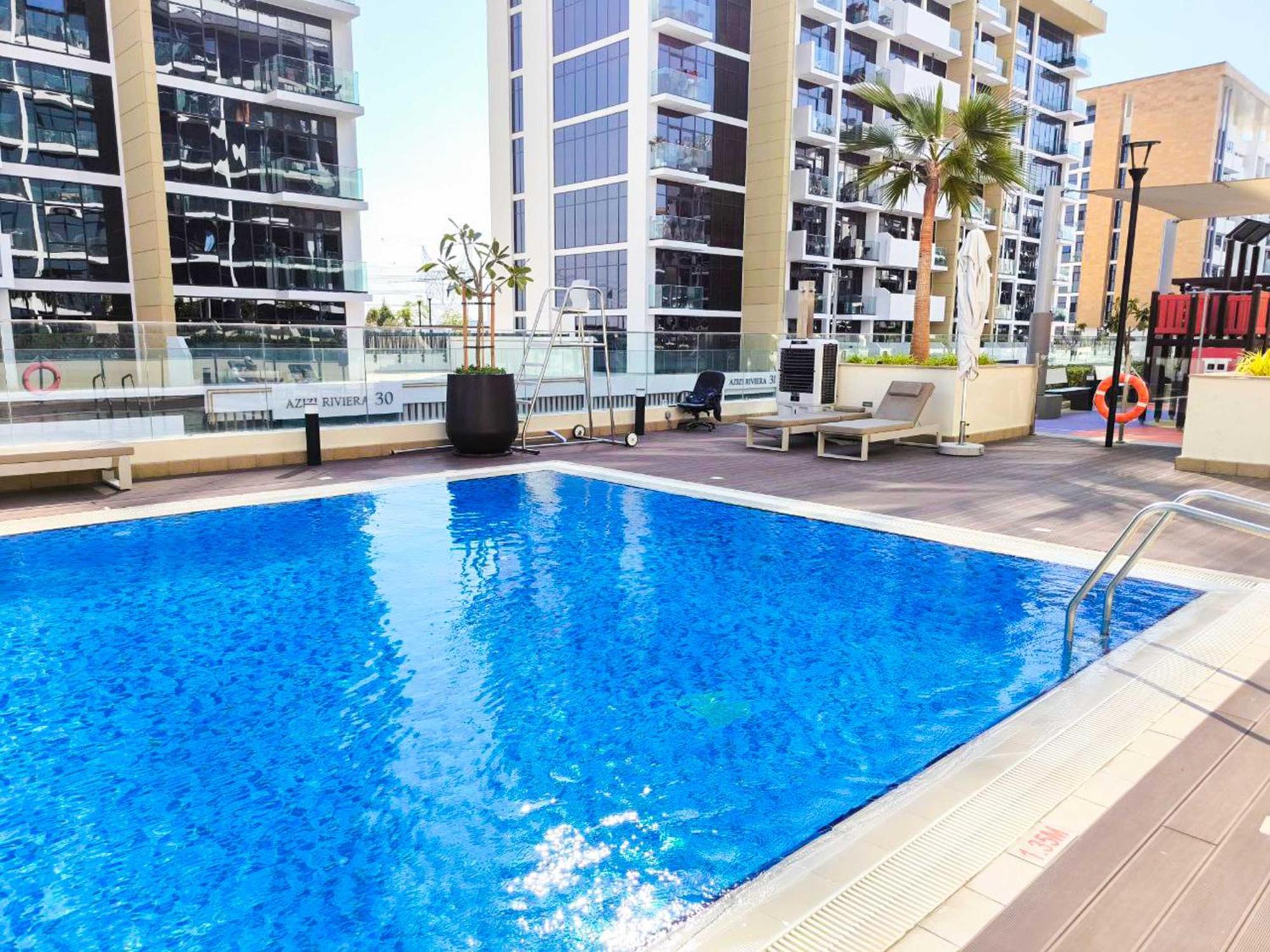 Apartment 10 Mins From Downtown Pool Gym Large Terrace Dubai